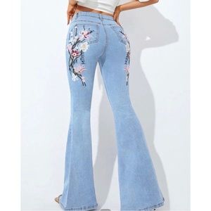 Floral Embroidery Flare Jeans